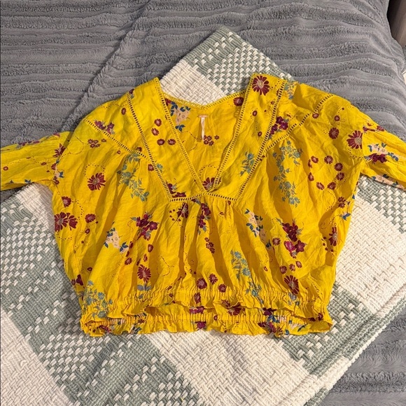 Free People Tops - Women’s free people cropped long sleeve